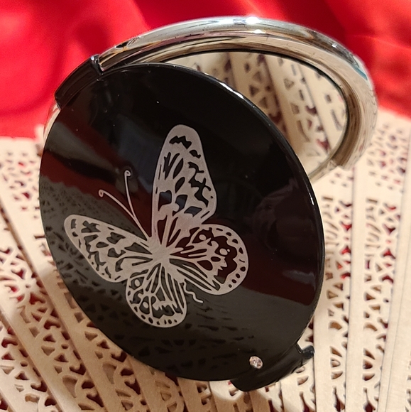 Vintage Other - Little Compact Make up Mirror butterfly decor
